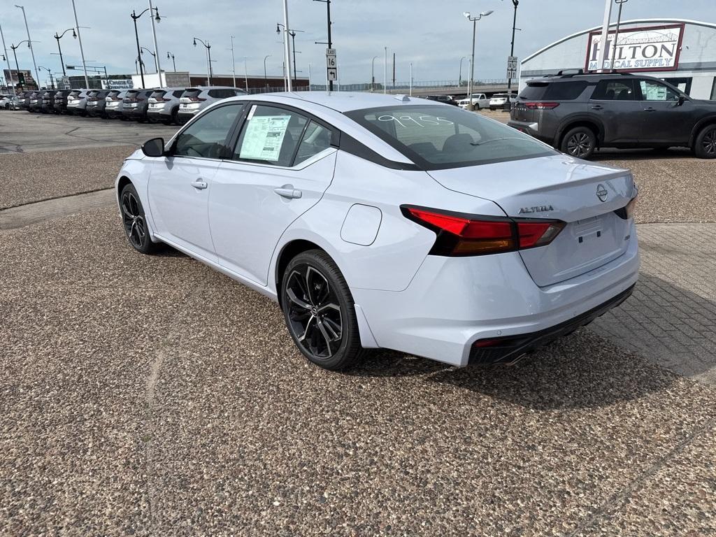 new 2025 Nissan Altima car