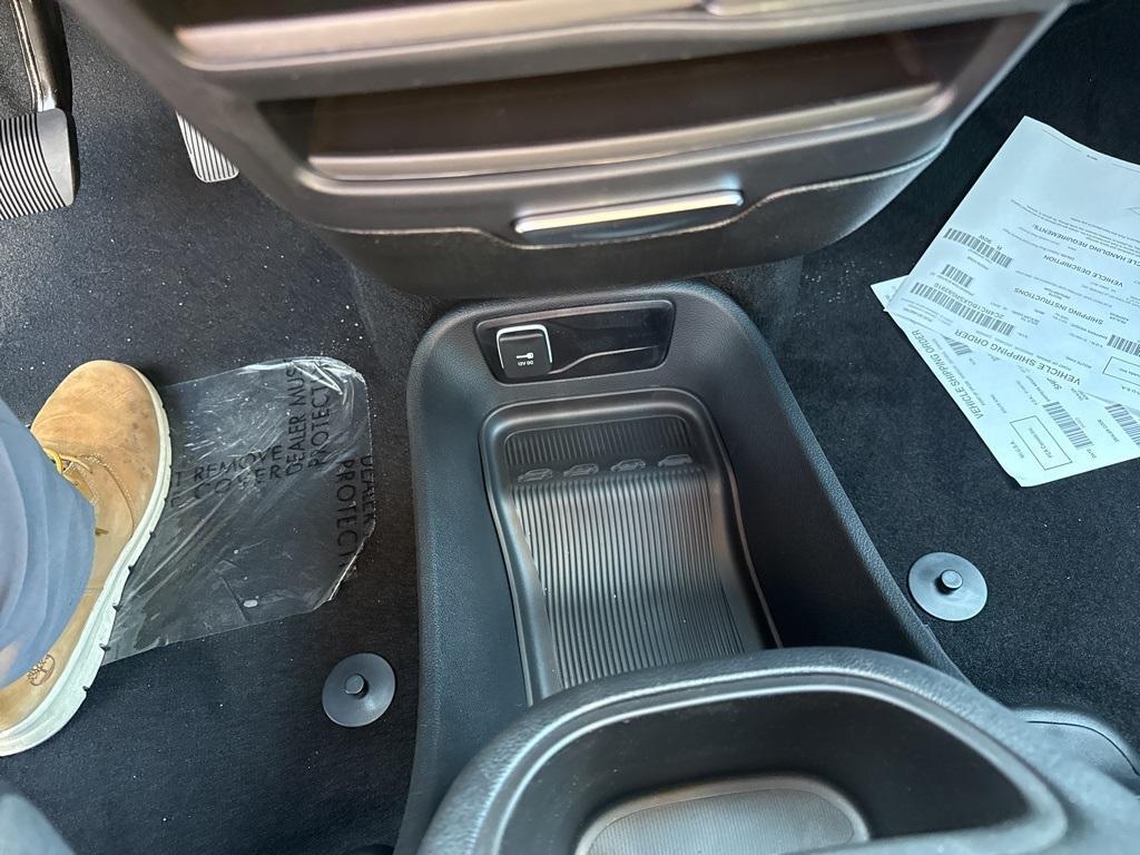 new 2025 Chrysler Pacifica car