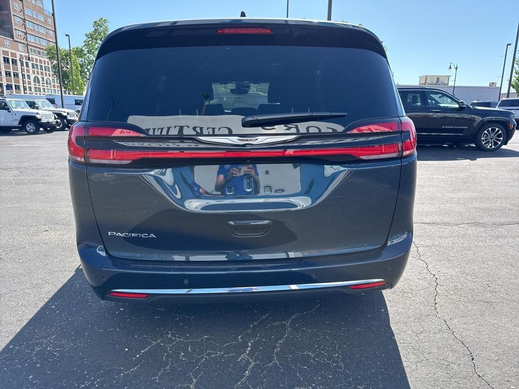 new 2025 Chrysler Pacifica car
