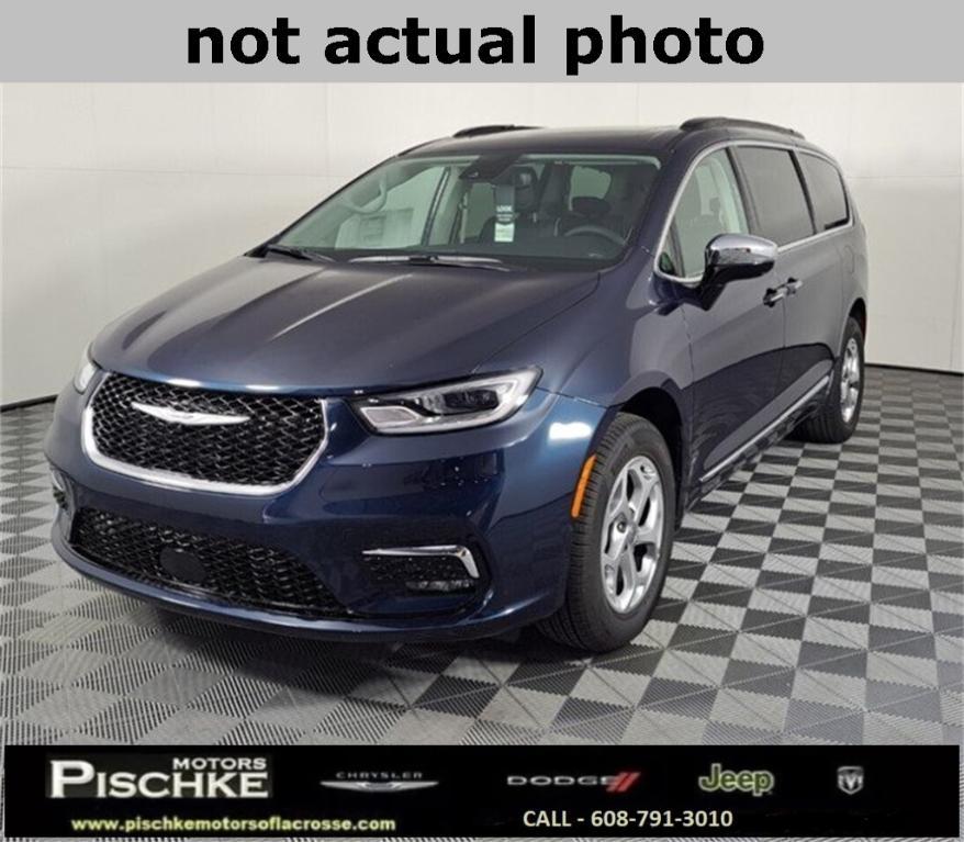 used 2023 Chrysler Pacifica car