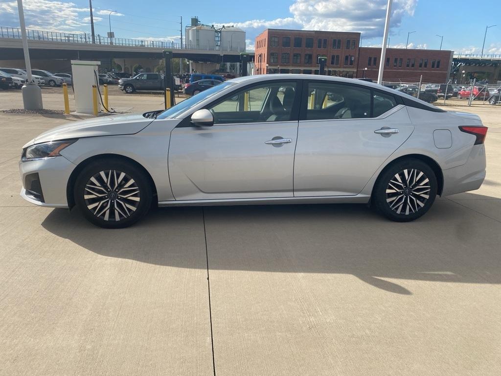 used 2023 Nissan Altima car