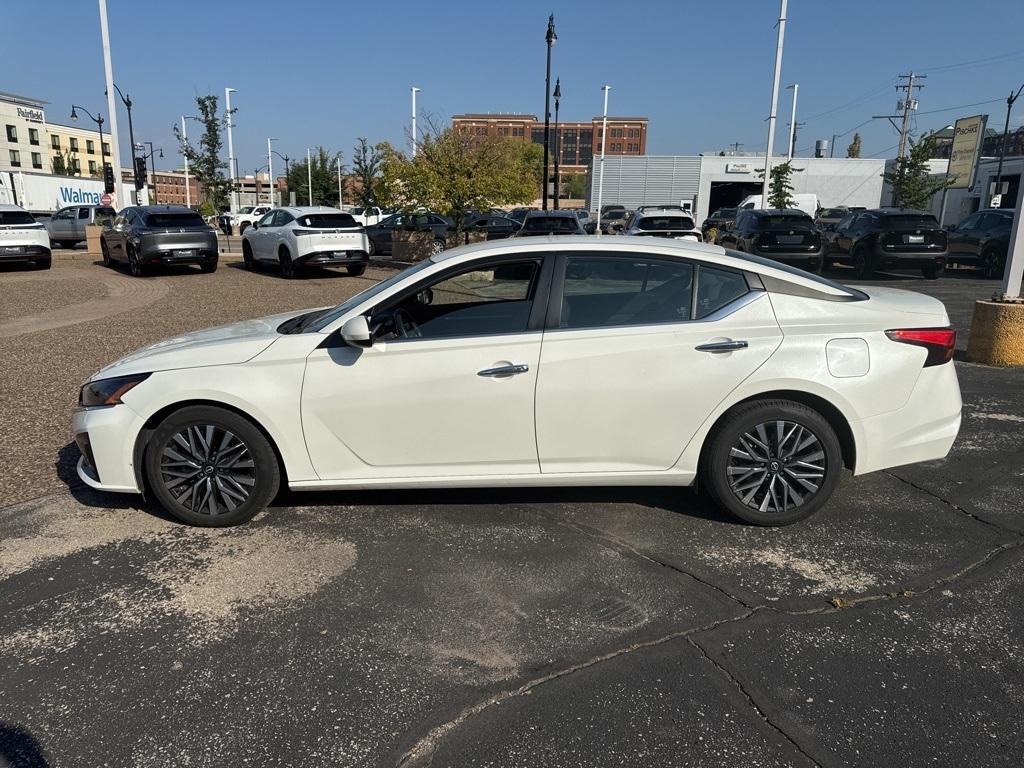 used 2023 Nissan Altima car