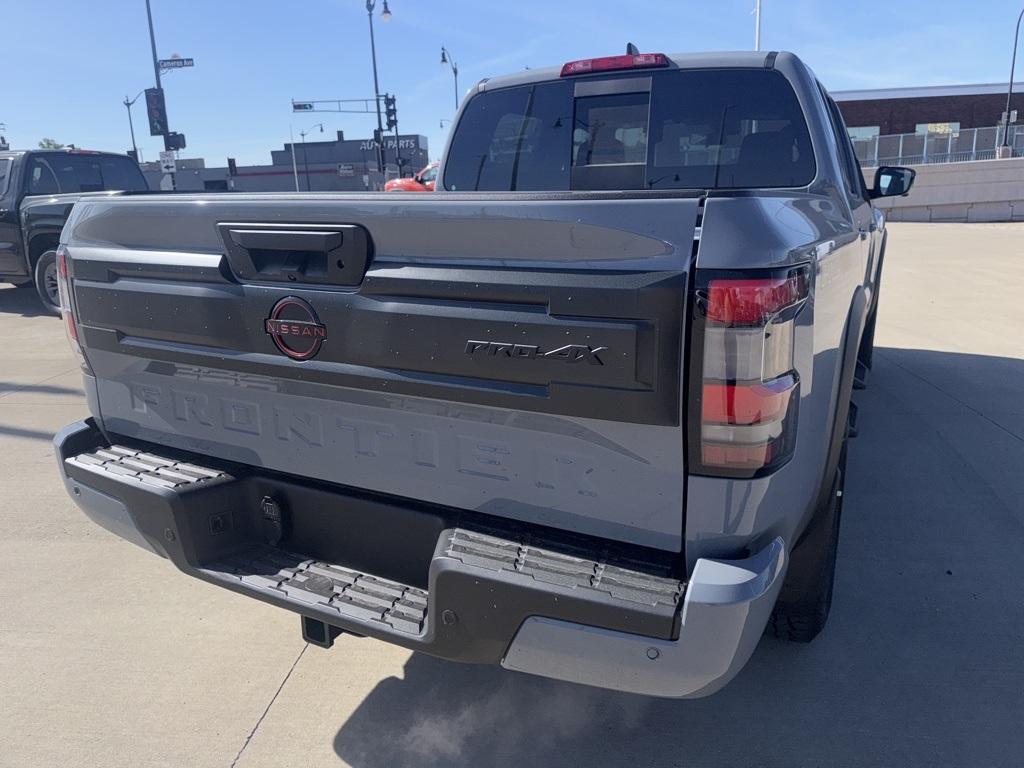 new 2025 Nissan Frontier car