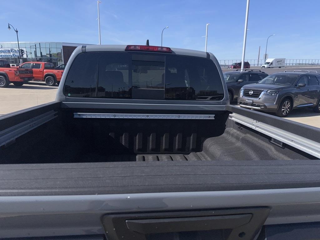 new 2025 Nissan Frontier car