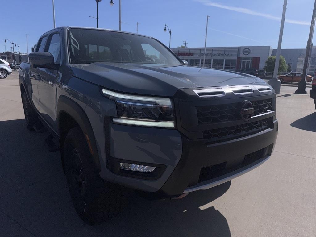 new 2025 Nissan Frontier car