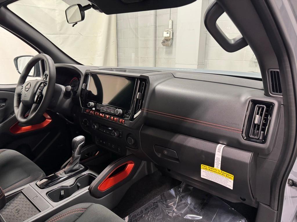 new 2025 Nissan Frontier car