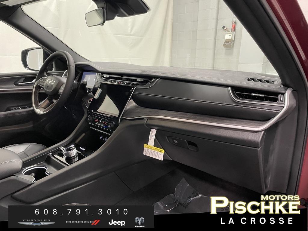 new 2025 Jeep Grand Cherokee L car