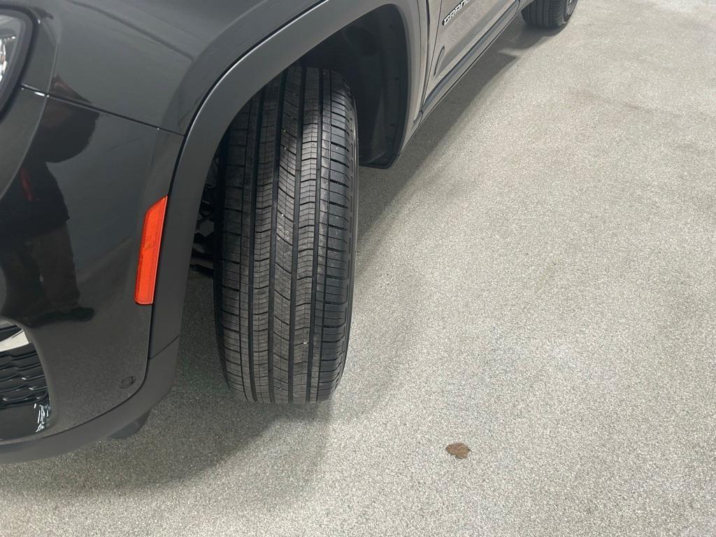 used 2024 Jeep Grand Cherokee car, priced at $40,988