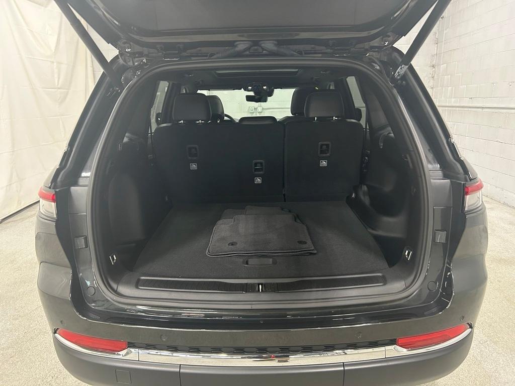 used 2024 Jeep Grand Cherokee car, priced at $40,988