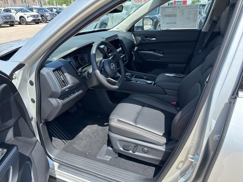 new 2025 Nissan Pathfinder car
