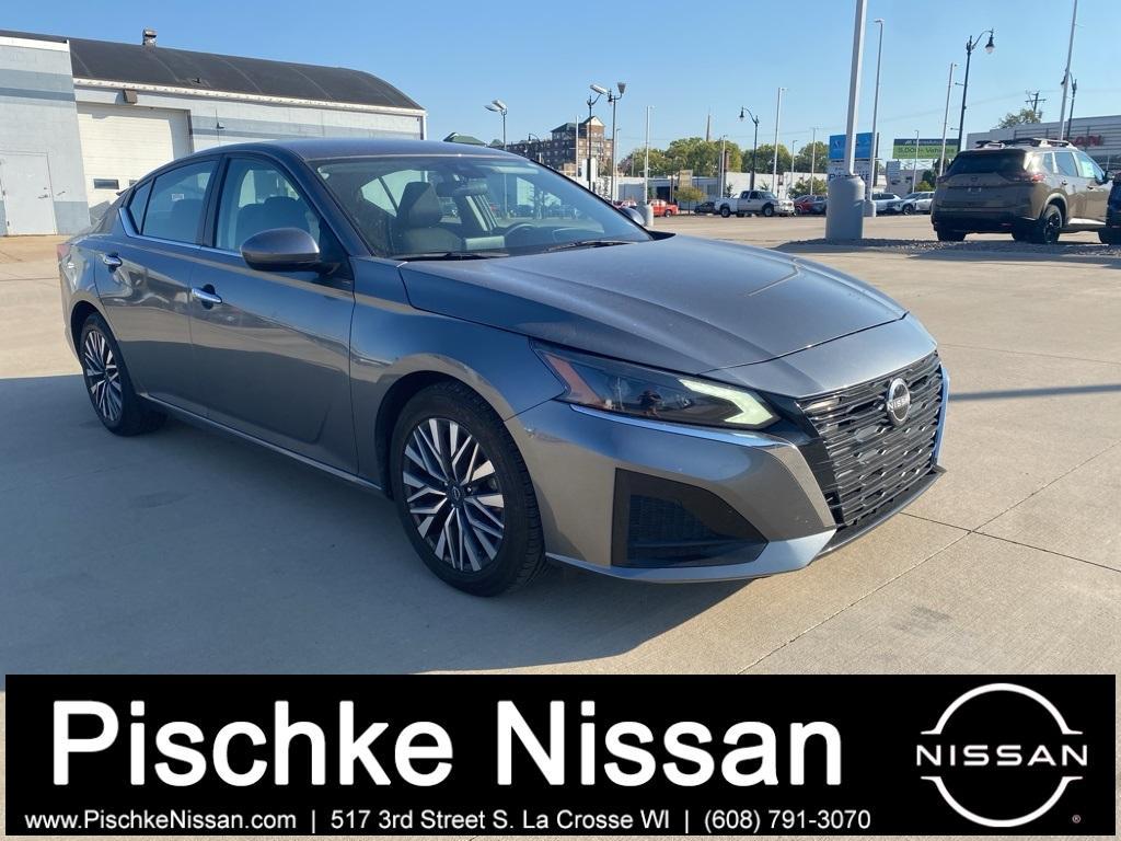 used 2023 Nissan Altima car