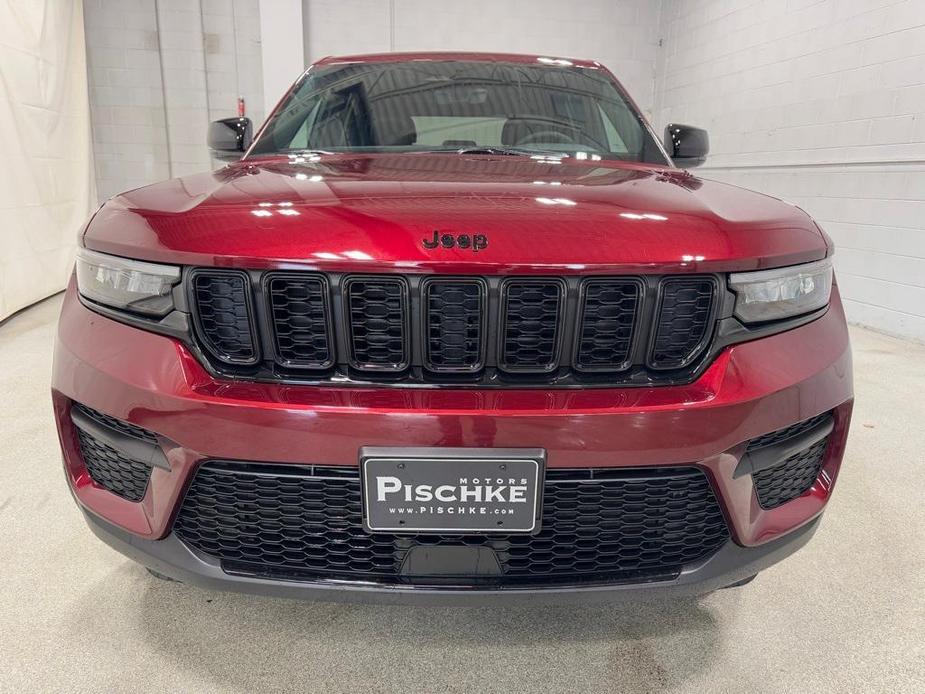 new 2025 Jeep Grand Cherokee car, priced at $43,929