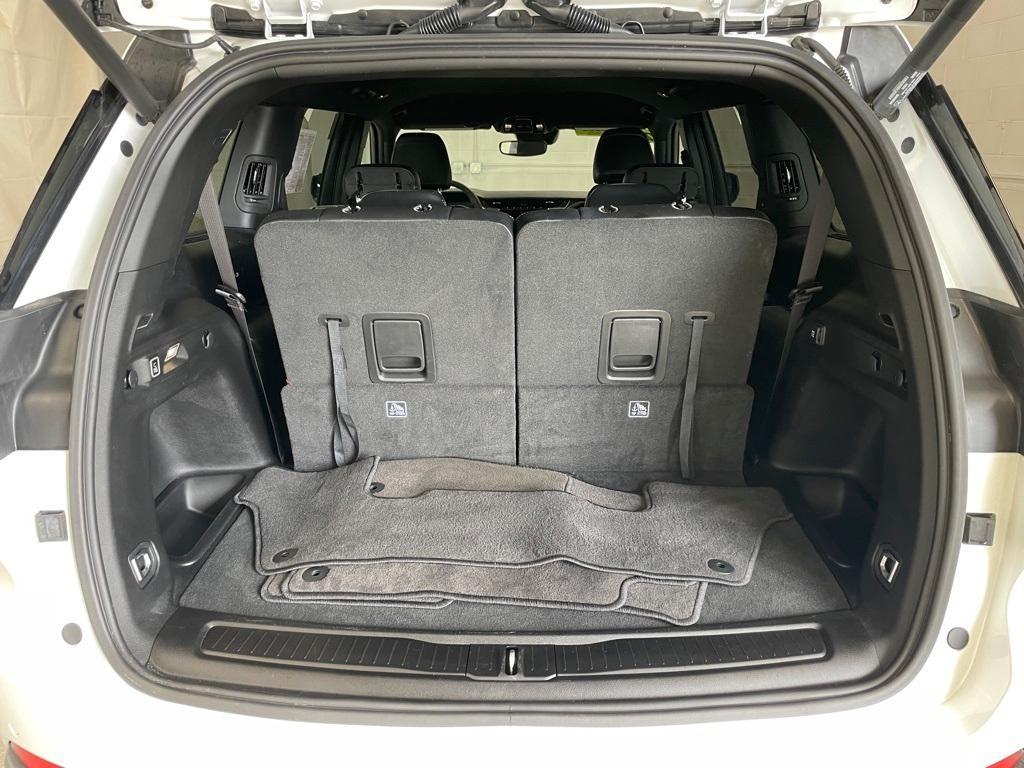 used 2024 Jeep Grand Cherokee L car, priced at $39,990