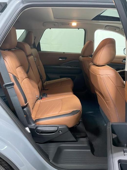 new 2025 Nissan Pathfinder car, priced at $51,796