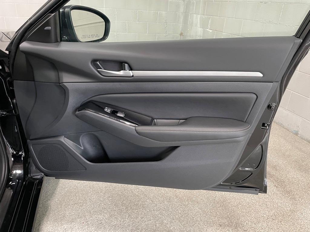 new 2025 Nissan Altima car