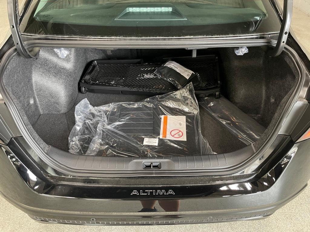new 2025 Nissan Altima car