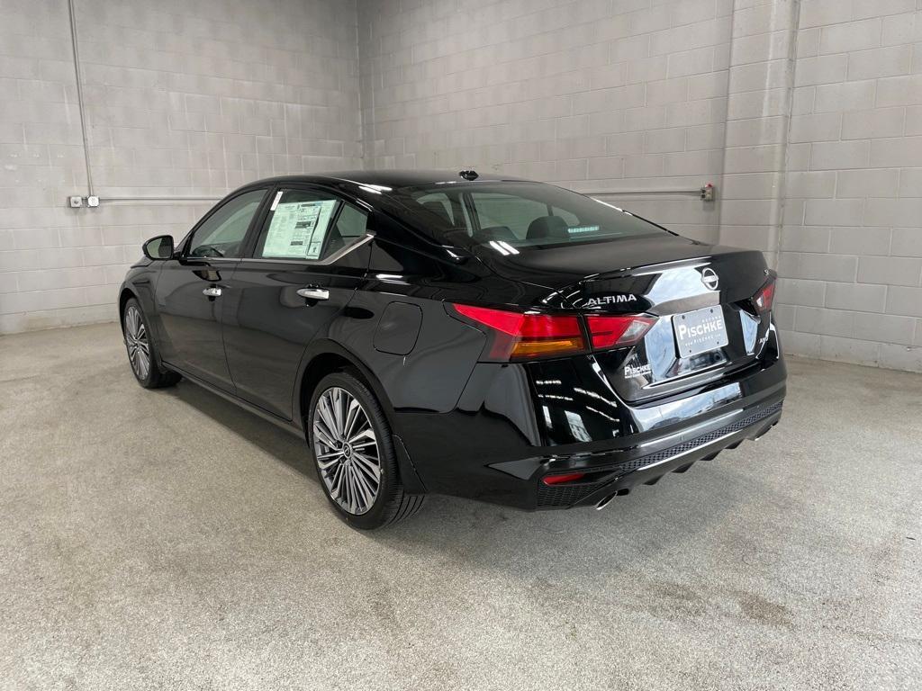 new 2025 Nissan Altima car