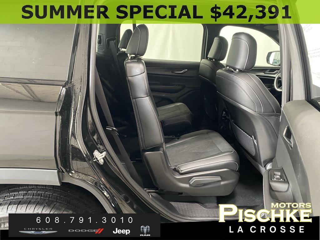 new 2025 Jeep Grand Cherokee L car