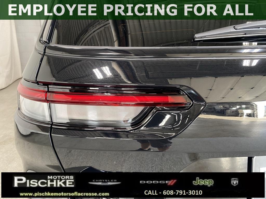 new 2025 Jeep Grand Cherokee L car