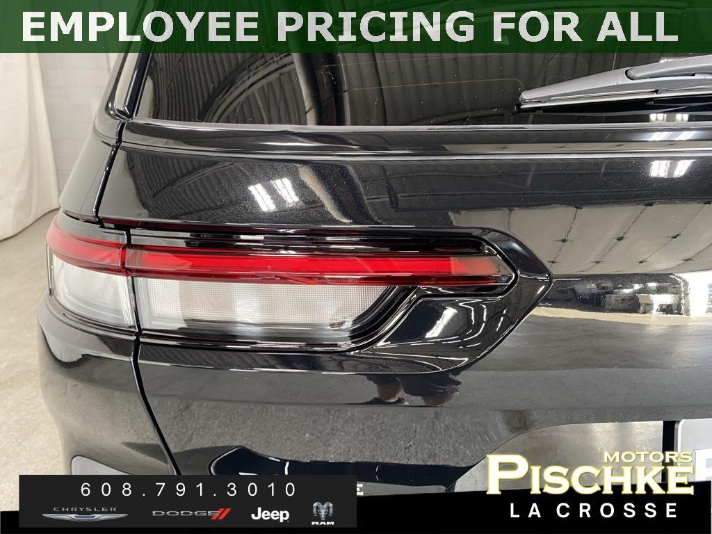 new 2025 Jeep Grand Cherokee L car