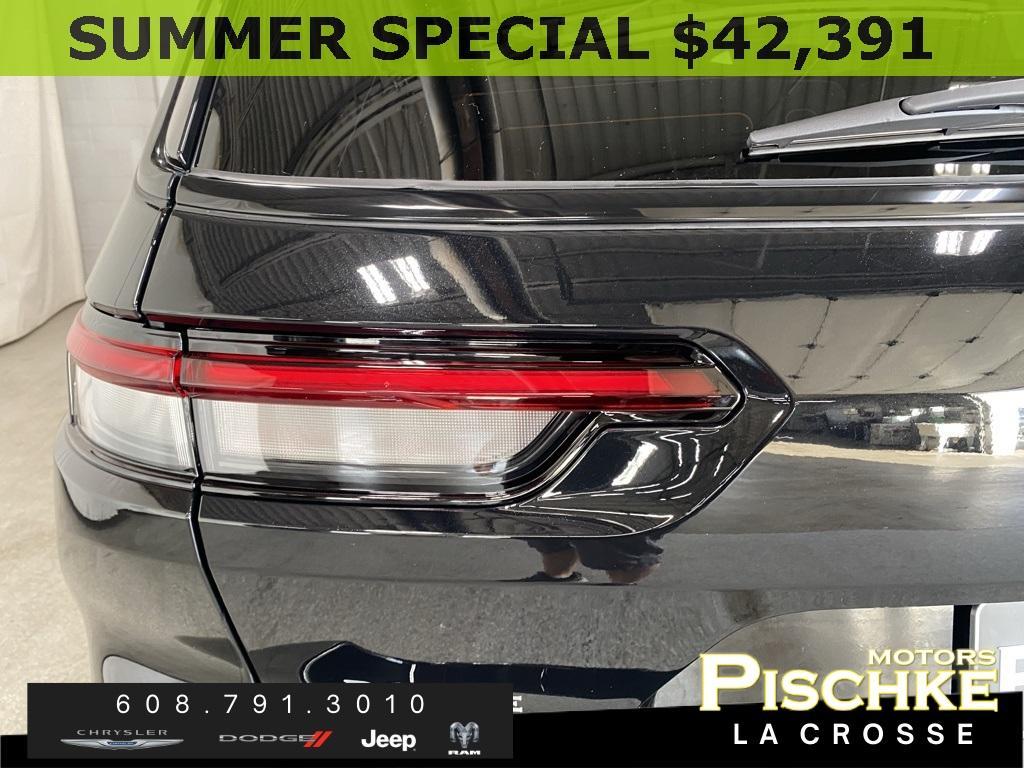 new 2025 Jeep Grand Cherokee L car