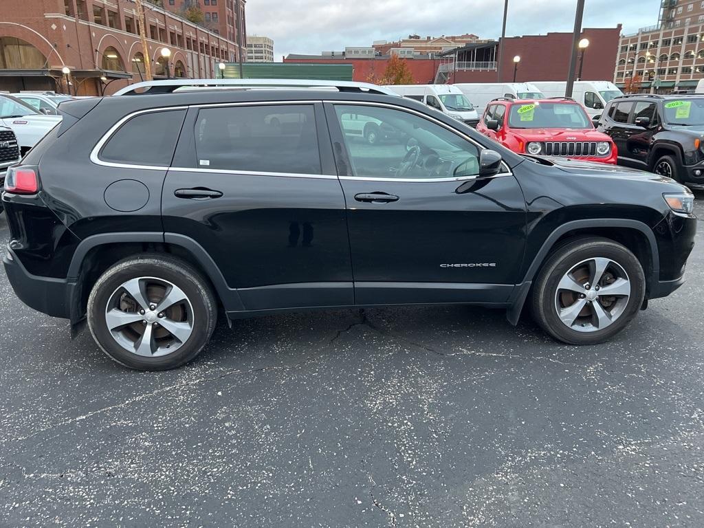 used 2019 Jeep Cherokee car