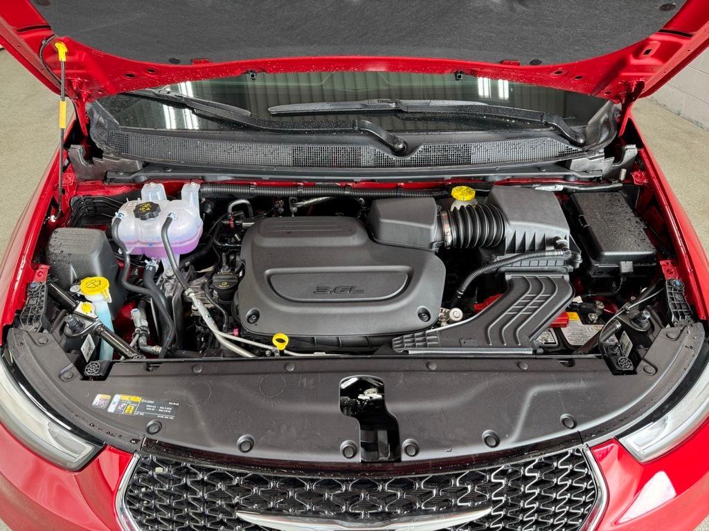 new 2025 Chrysler Pacifica car