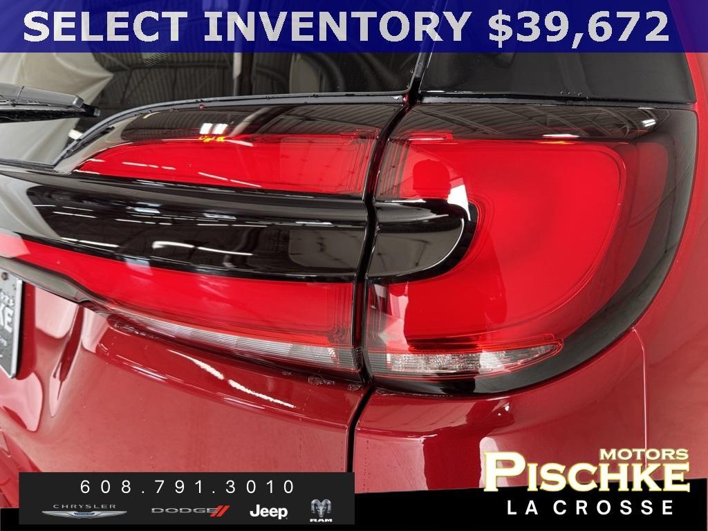 new 2025 Chrysler Pacifica car