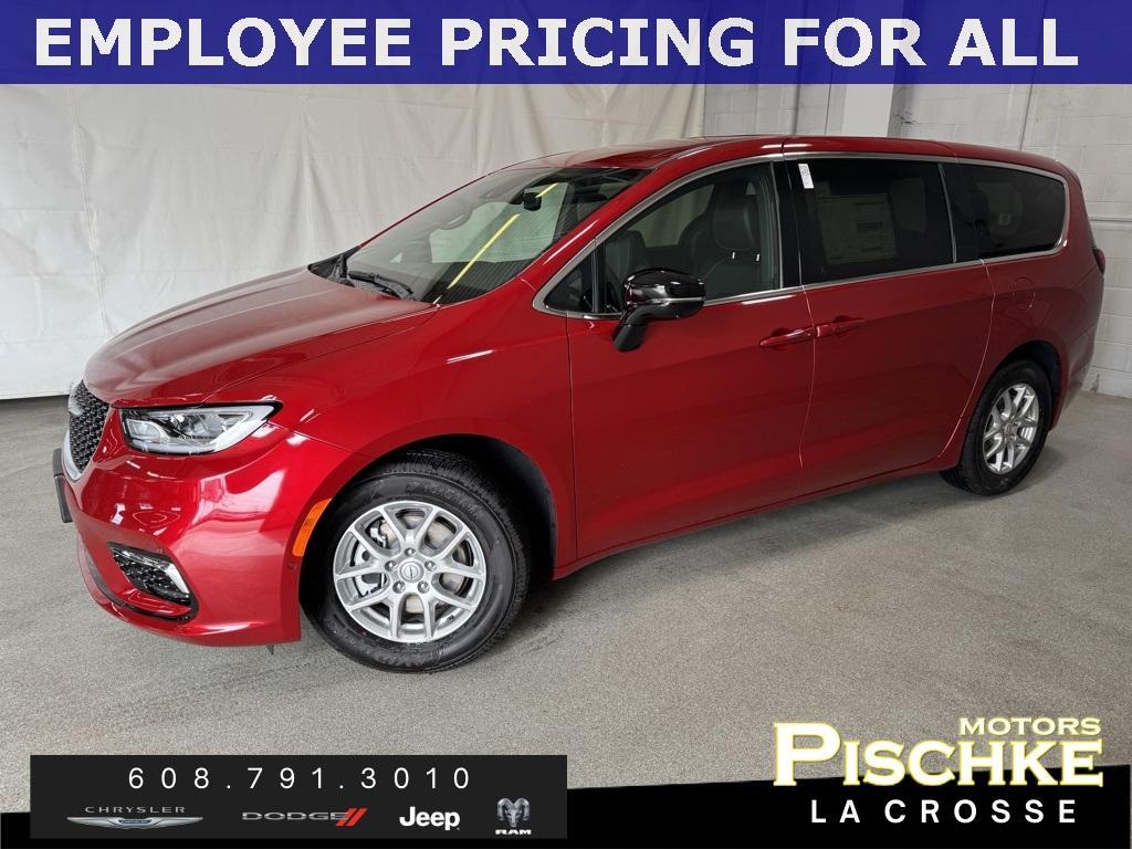 new 2025 Chrysler Pacifica car