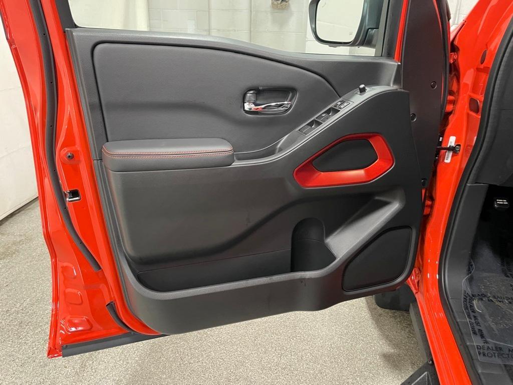 new 2025 Nissan Frontier car