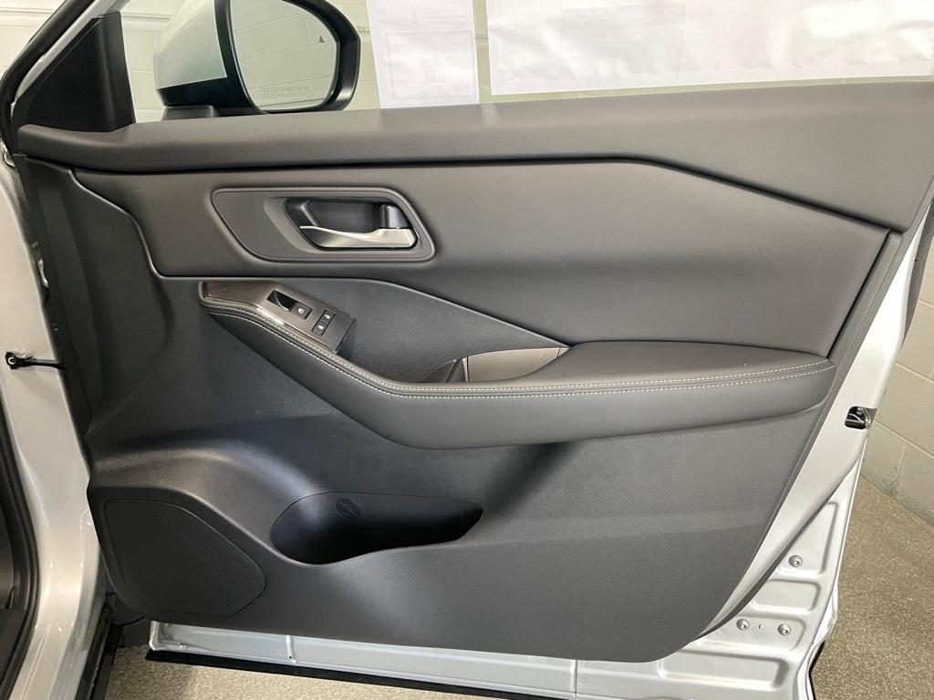 new 2025 Nissan Rogue car