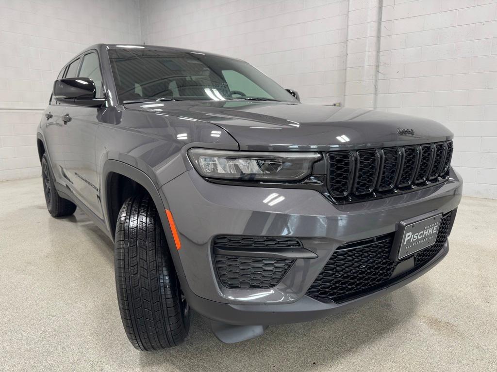 new 2025 Jeep Grand Cherokee car, priced at $43,929