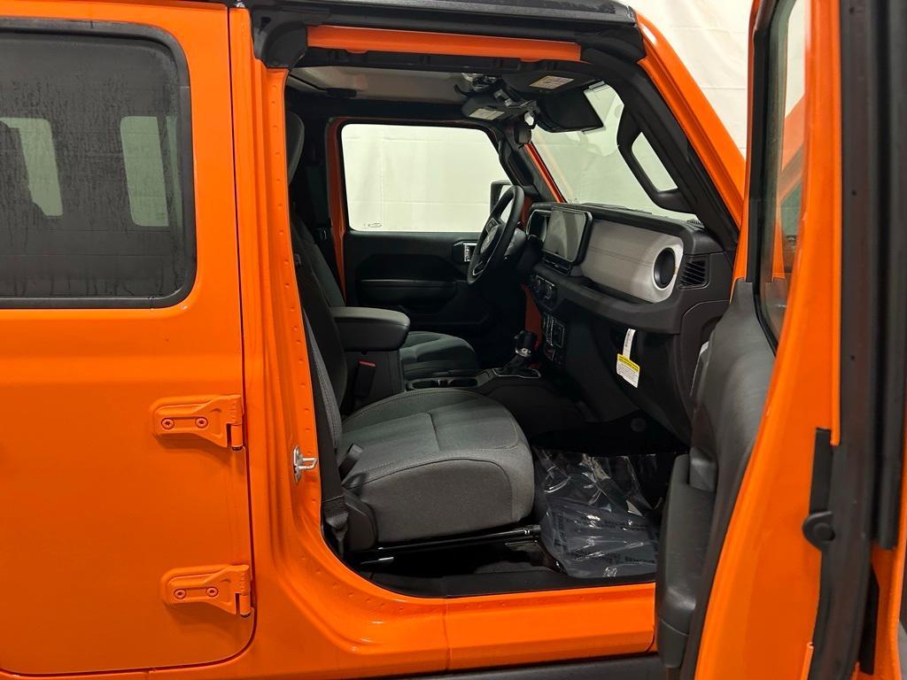 new 2025 Jeep Wrangler car