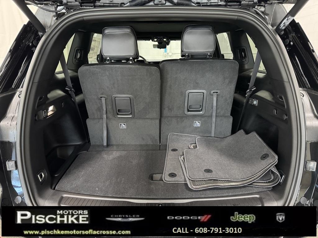new 2025 Jeep Grand Cherokee L car