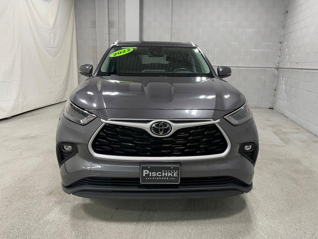 used 2022 Toyota Highlander car, priced at $33,488