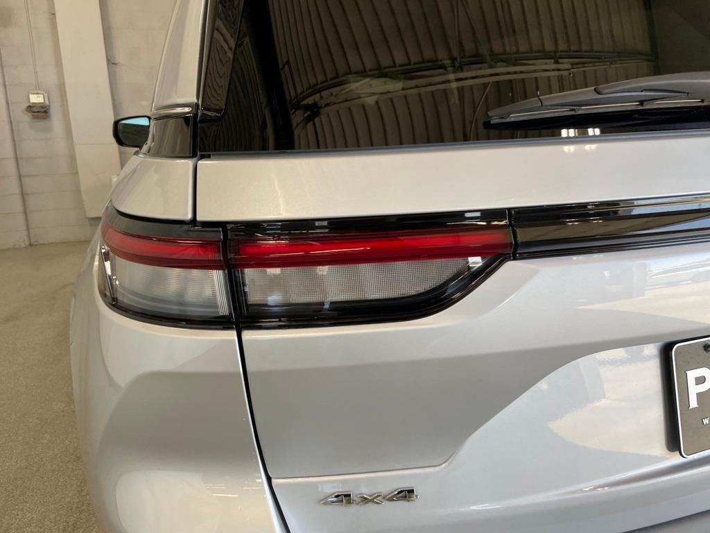 used 2022 Jeep Grand Cherokee car, priced at $25,990