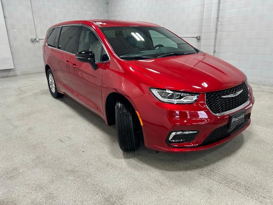 new 2025 Chrysler Pacifica car, priced at $40,871