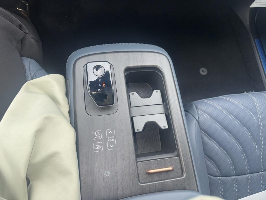 new 2025 Nissan ARIYA car