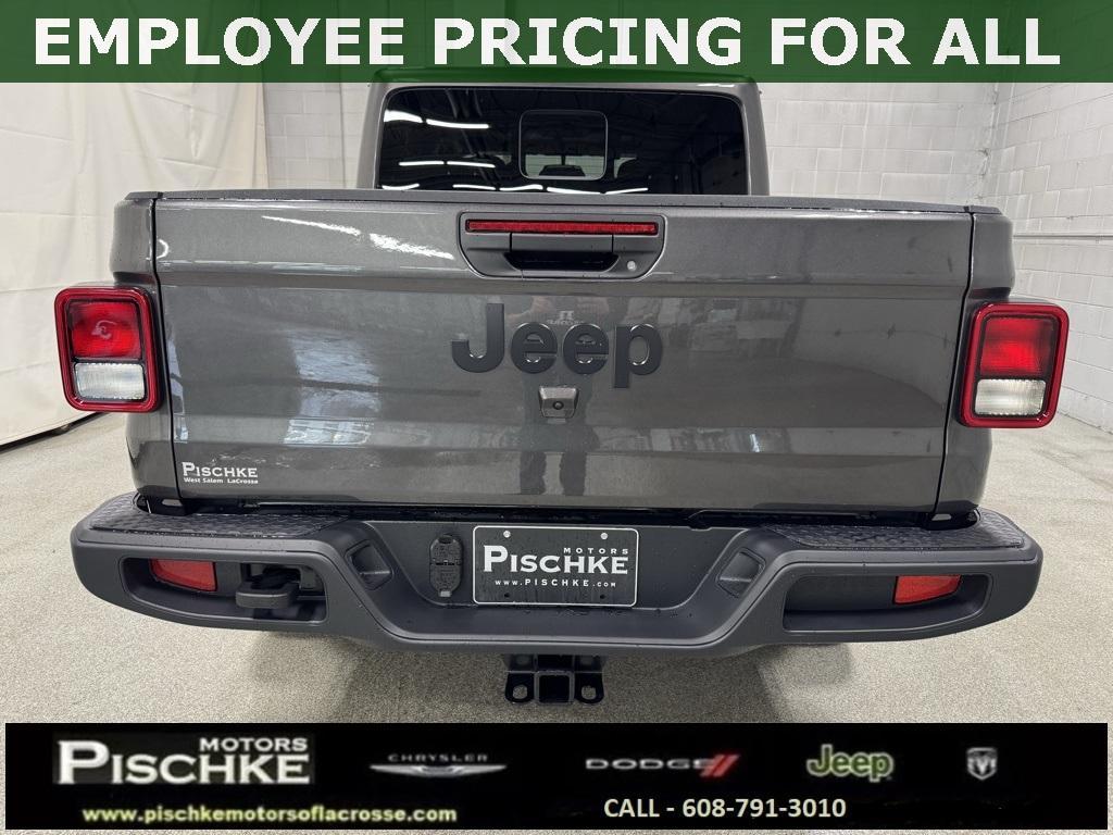 new 2025 Jeep Gladiator car