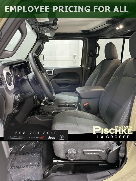 new 2025 Jeep Gladiator car