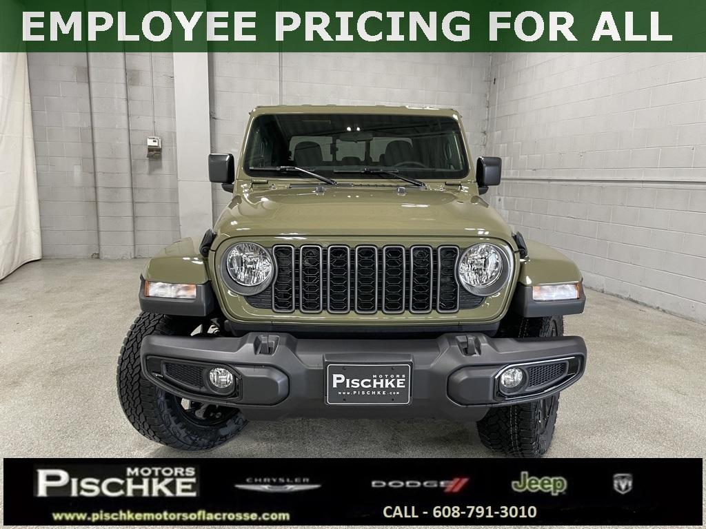 new 2025 Jeep Gladiator car