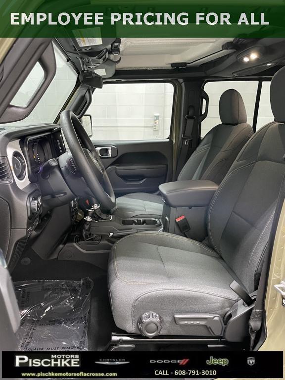 new 2025 Jeep Gladiator car