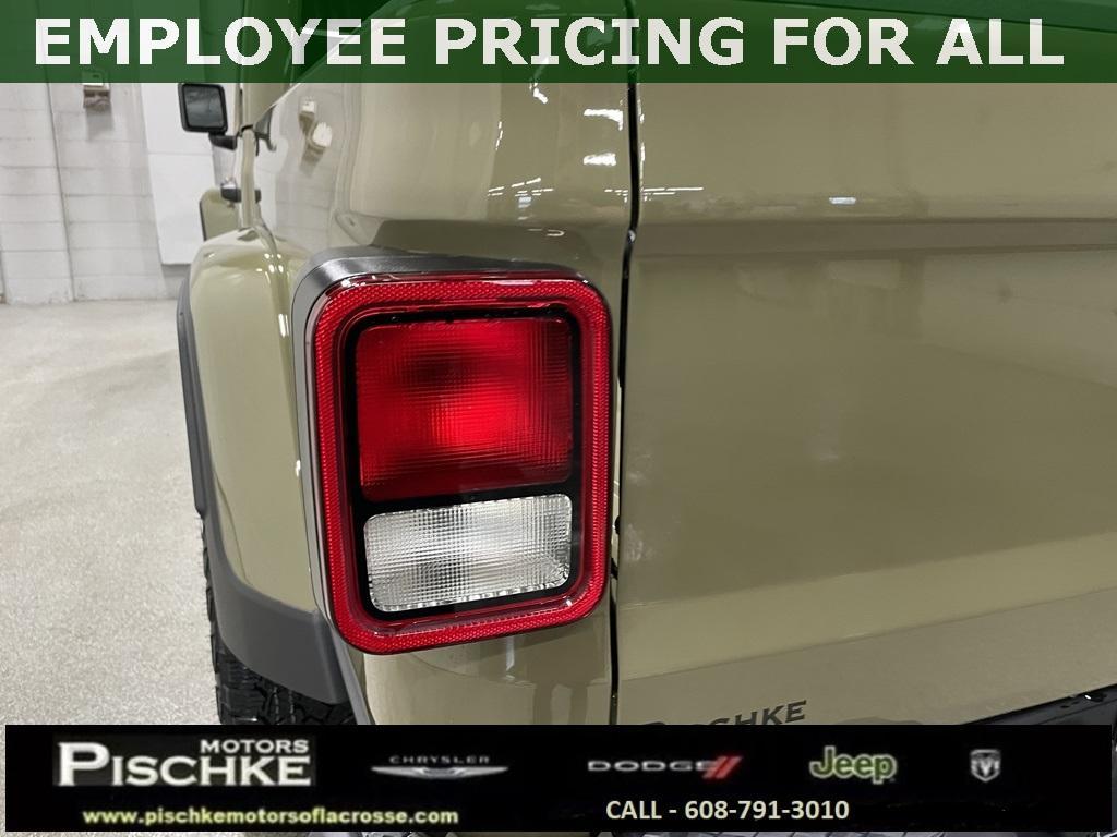 new 2025 Jeep Gladiator car