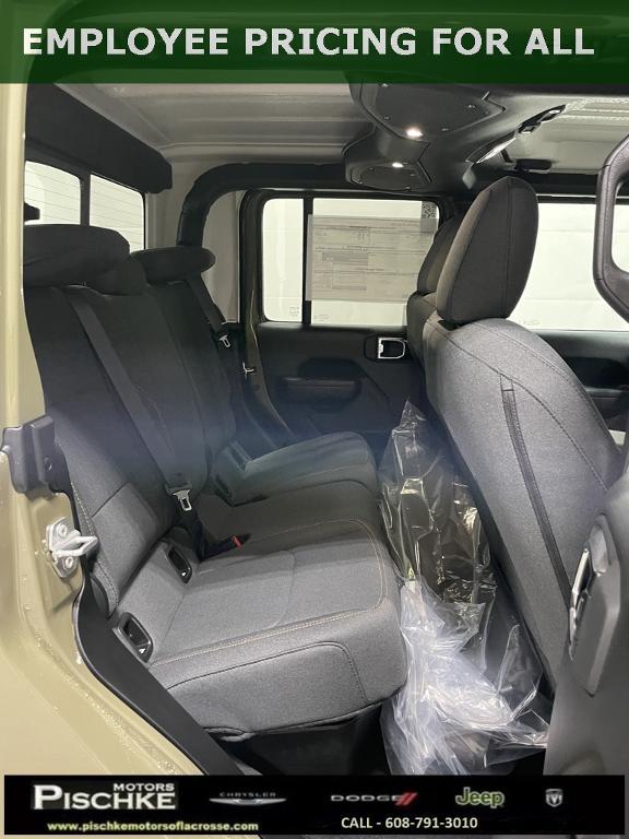 new 2025 Jeep Gladiator car