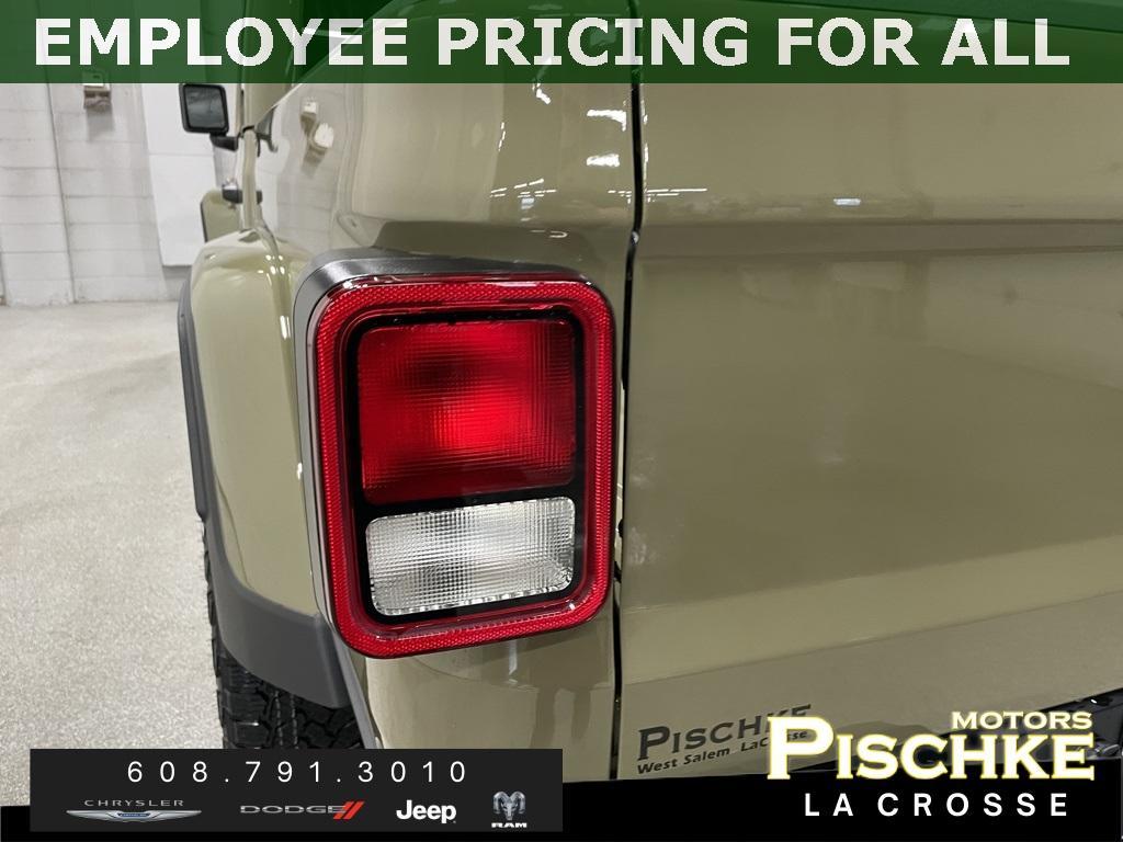 new 2025 Jeep Gladiator car