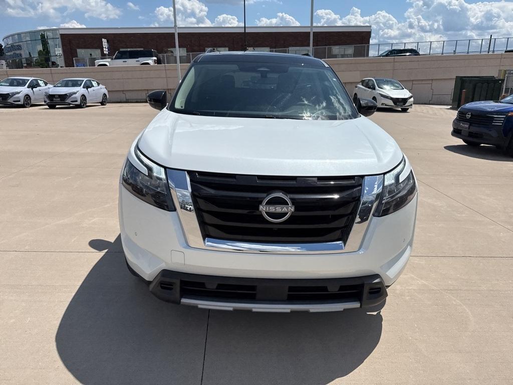 new 2025 Nissan Pathfinder car