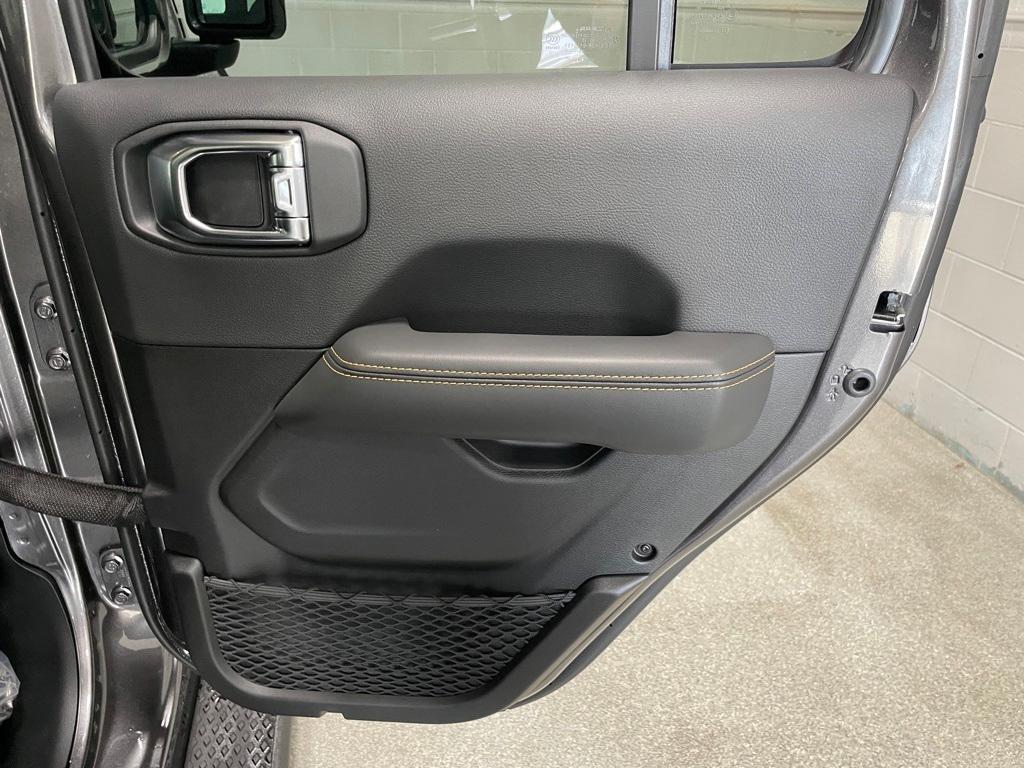new 2025 Jeep Gladiator car