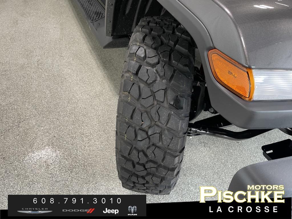 new 2025 Jeep Gladiator car