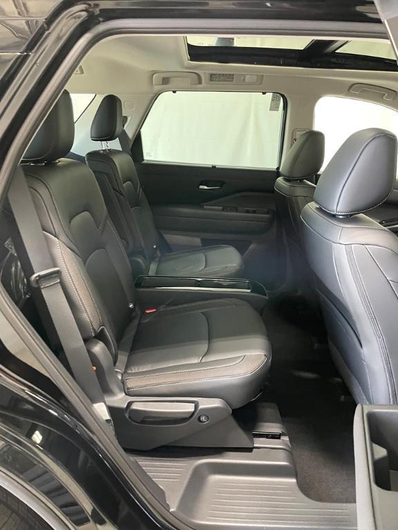 new 2025 Nissan Pathfinder car