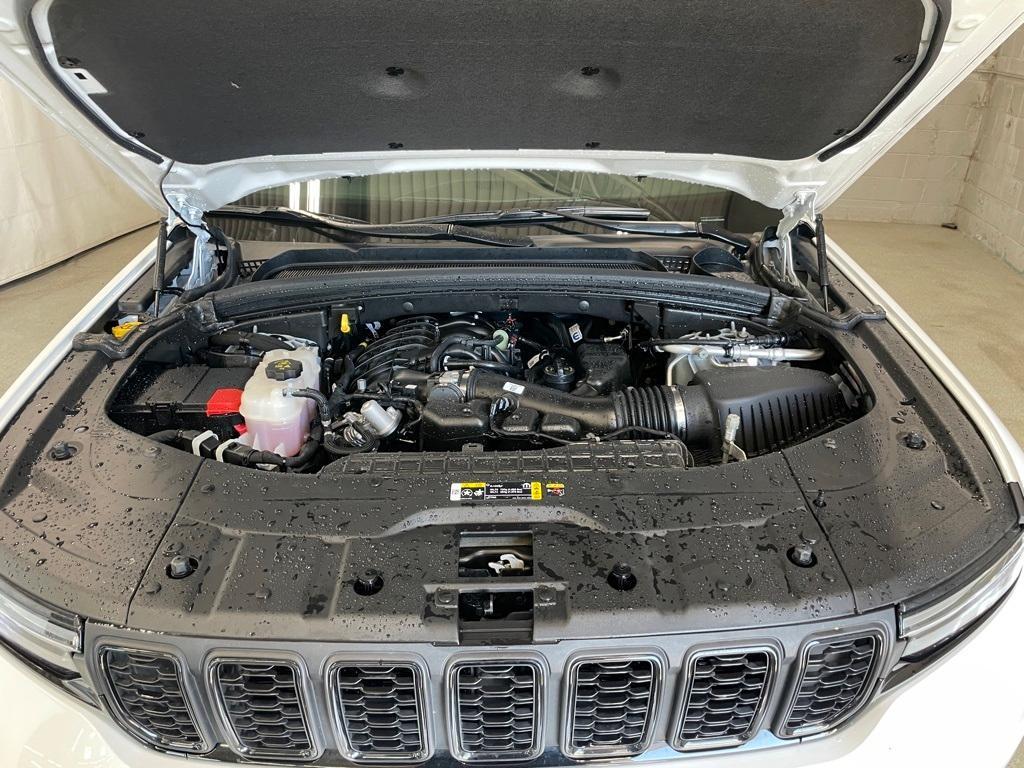 used 2024 Jeep Grand Cherokee L car, priced at $39,990